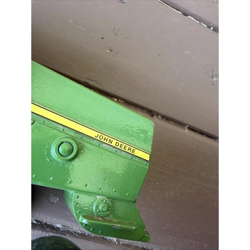 Vintage ERTL 1/24 John Deere Titan II Combine ~ Corn & Grain Heads